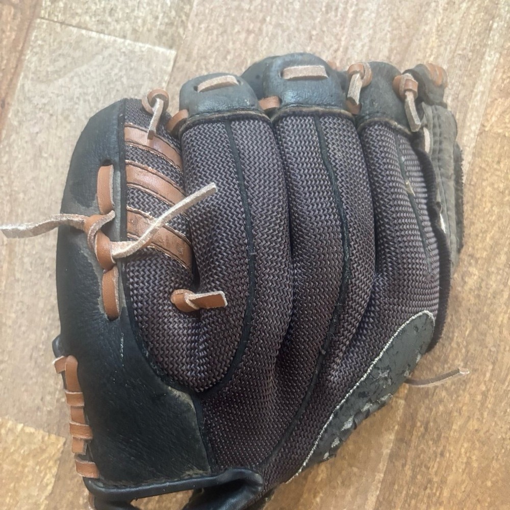 Adidas 9.5" TS 9500 RHT Youth Baseball Glove, Easy Close